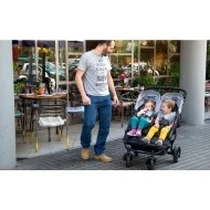 Baby Monsters Easy Twin + color pack Děti v kočárku BabyMonsters Easy Twin s tatínkem