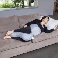 BABYMOOV Podpůrný těhotenský pás Dream Belt Na gauči