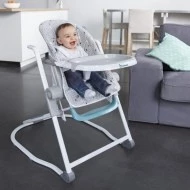 Badabulle Jídelní židlička Compact chair Chlapeček v židličce Compact chair