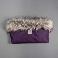 Beztroska Rukávník na kočárek s kožešinou Plum