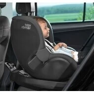 Britax Romer Dualfix M Plus Britax Romer Dualfix M Plus s dítkem