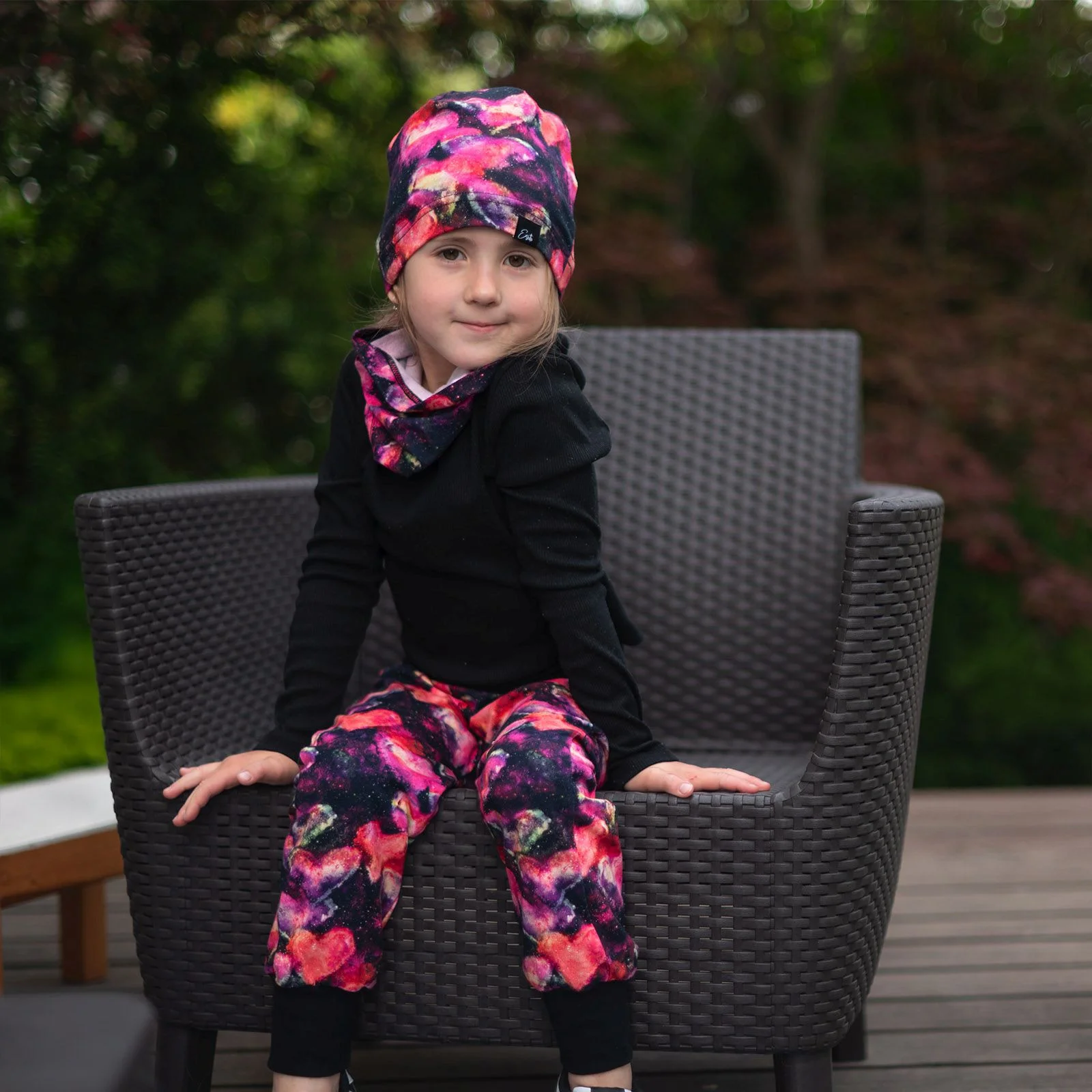 ESITO Jarní čepice duhová srdce 