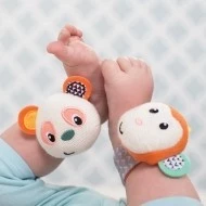  Infantino Chrastítka na ruku opička a panda - Na nožičkách