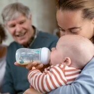 AVENT Láhev Natural Response s ventilem Air Free