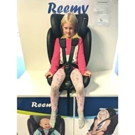  Reemy fix 9-36 kg - šestileté dítě upevněné pětibodovými pásy