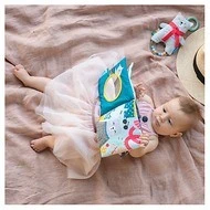  Taf Toys Knížka s aktivitami What Does Paul Wear - 