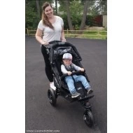 TFK Joggster Twist II lite Grey + korbička Cranberry akční set 