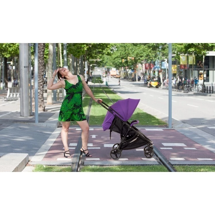 Baby Monsters Compact 2.0 sporťák + color pack - Paní s fialovým kočárkem Compact 2.0