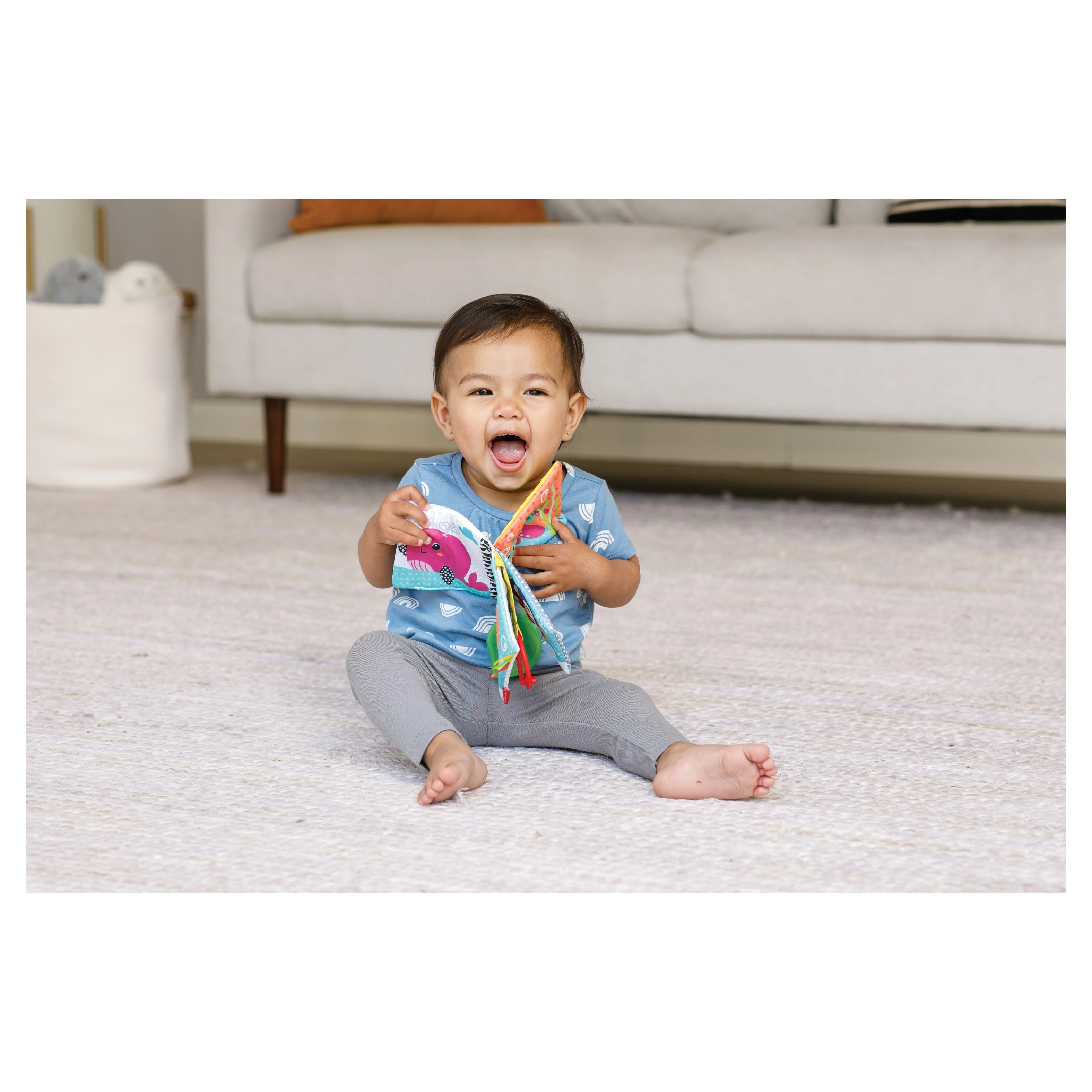 Infantino Závěsná textilní knížka zvířátka - 