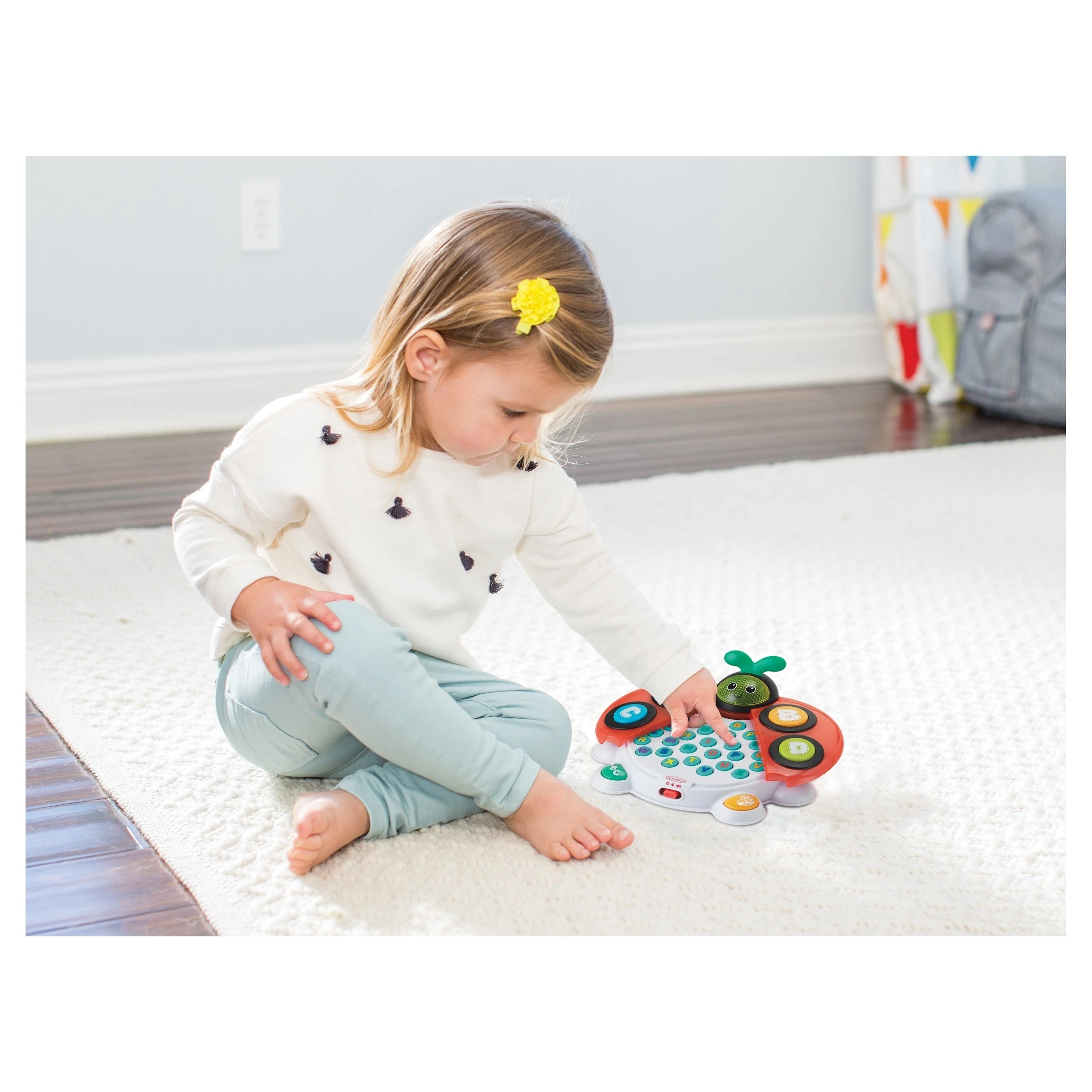 Infantino Hudební beruška Alphabet and Colors - 