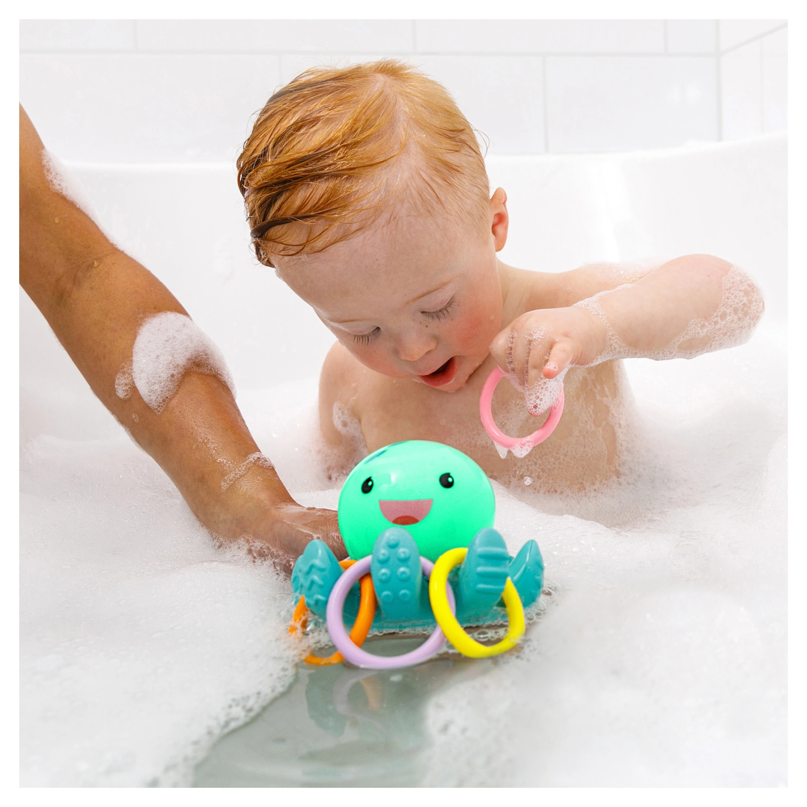 Infantino Svítící chobotnice s kroužky do koupele - 