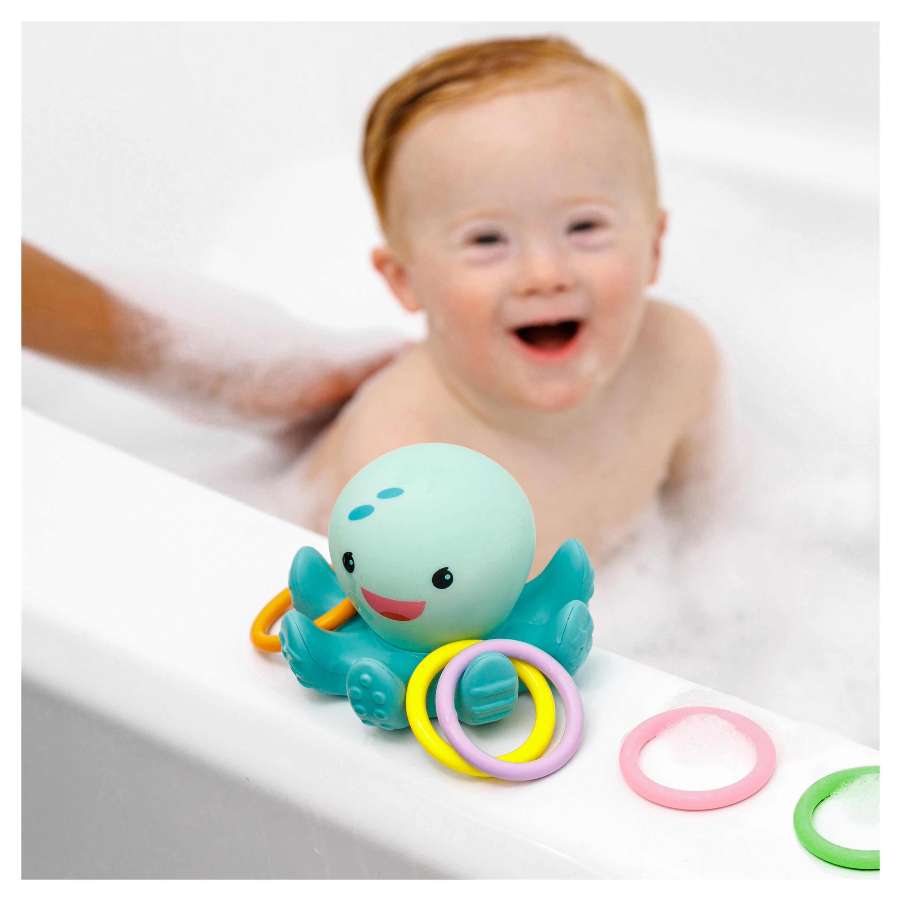 Infantino Svítící chobotnice s kroužky do koupele - 