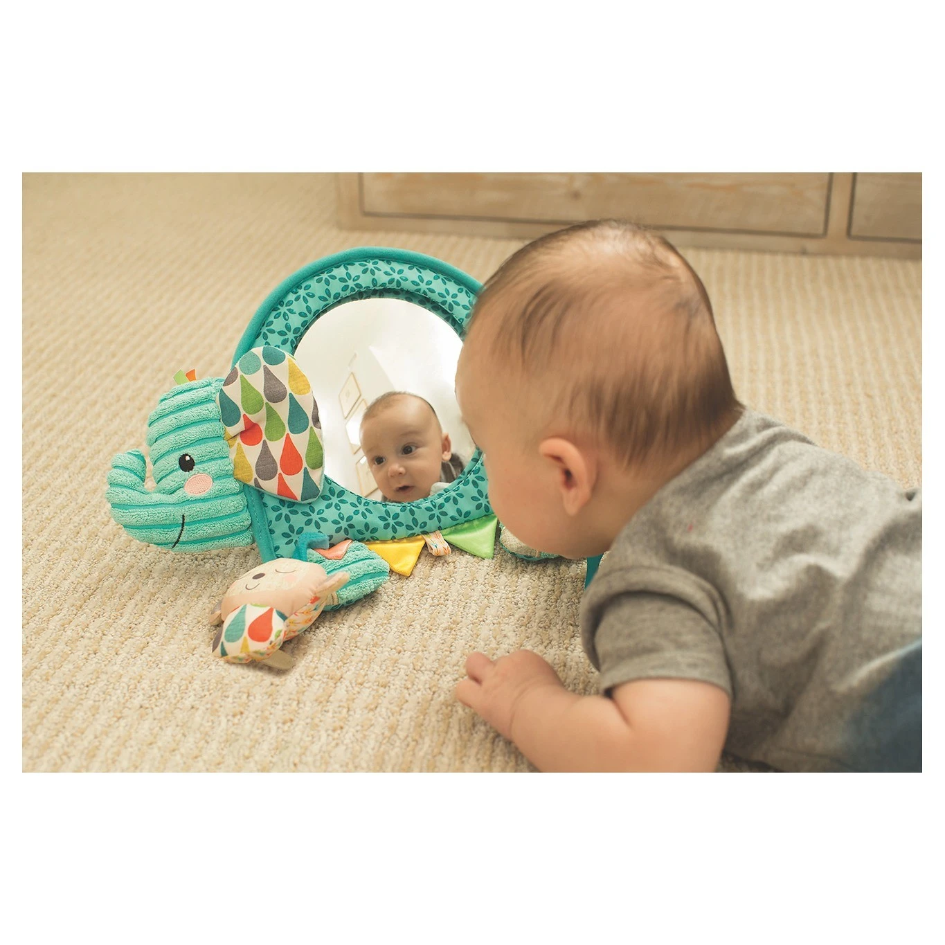 Infantino Závěsný pultík s aktivitami a zrcátkem slon - 