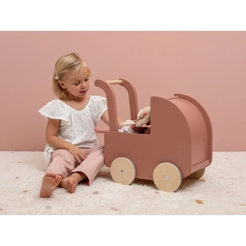 Little Dutch Kočárek pro panenky dřevěný s panenkou - 