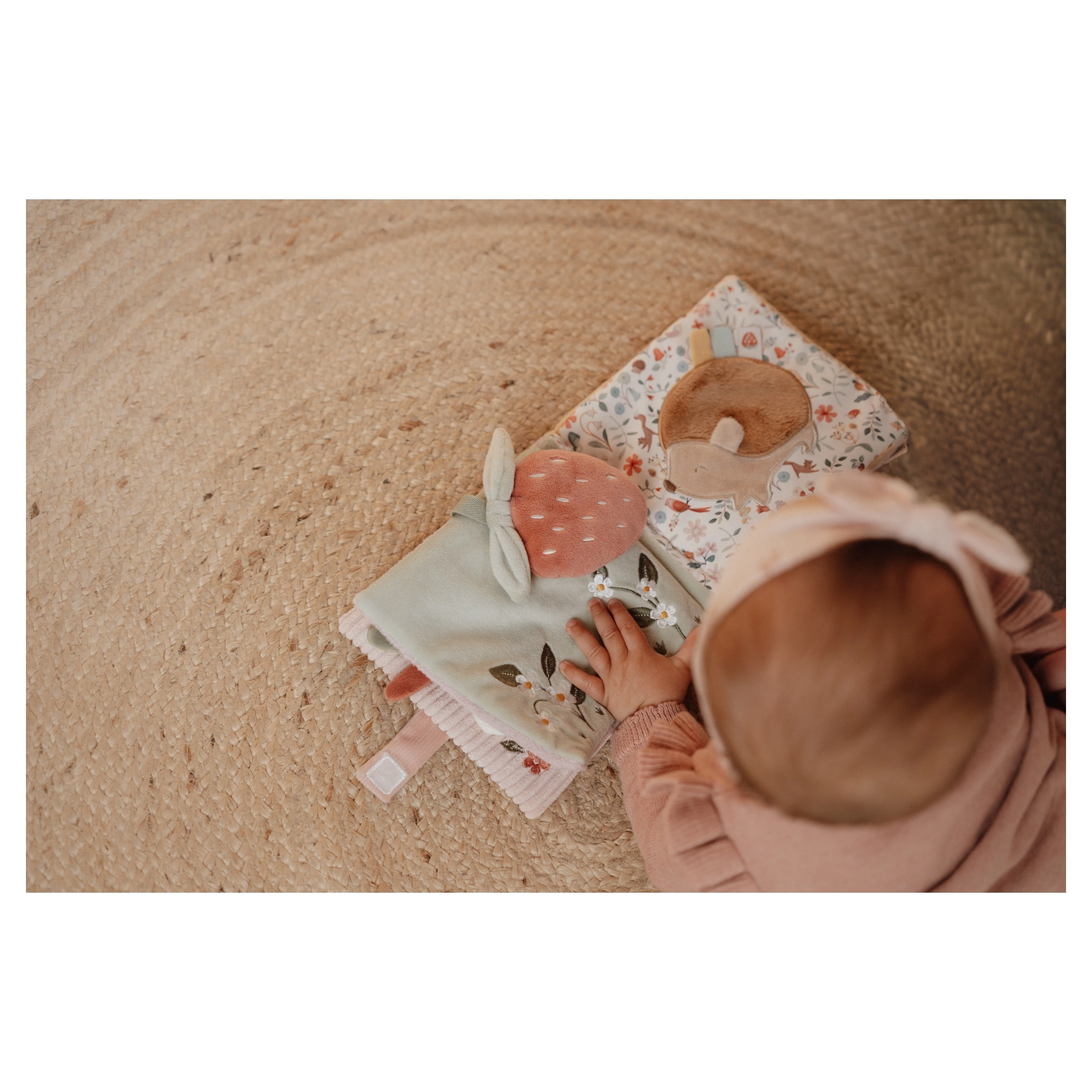 Little Dutch Textilní knížka s aktivitami Fairy Garden - 