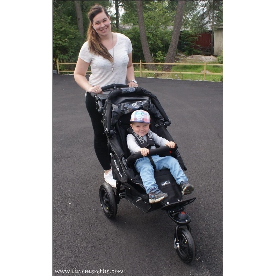 TFK Joggster Twist II lite Grey + korbička Cranberry akční set - 